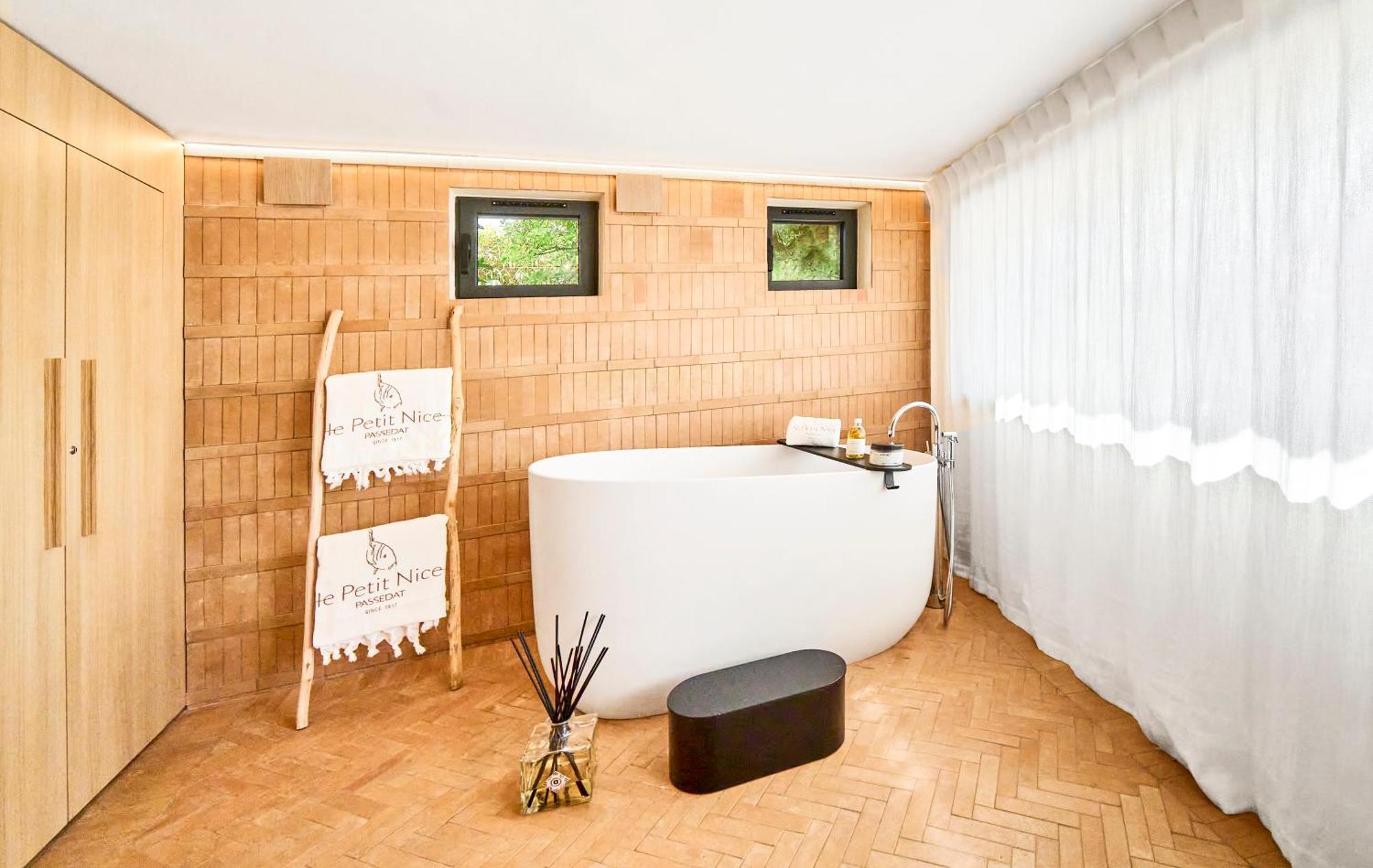 Le Petit - Passedat 5*